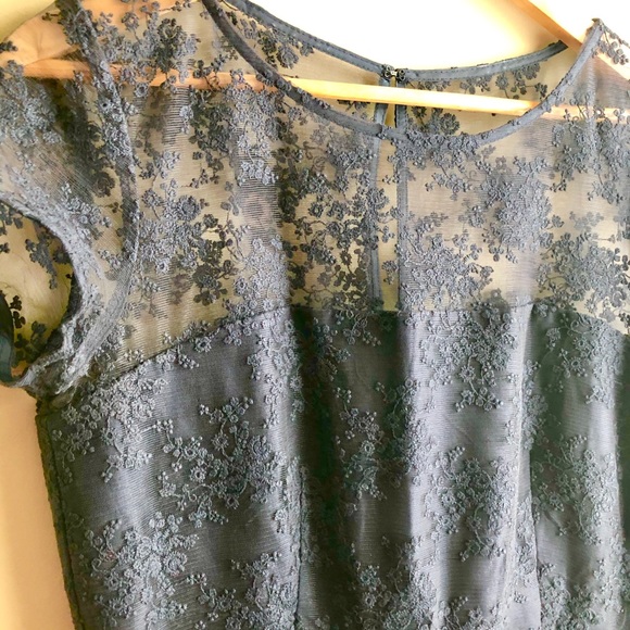 New Condition Gorgeous Lace Dress - Picture 2 of 7